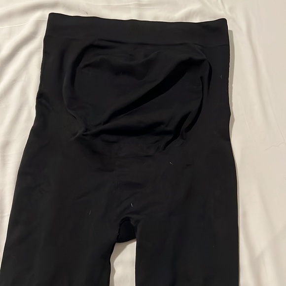 Medium blanqi maternity black leggings-great condition - Picture 2 of 4